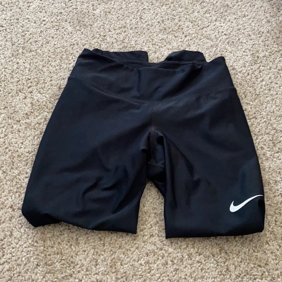 Nike Pants - Cropped Nike leggings